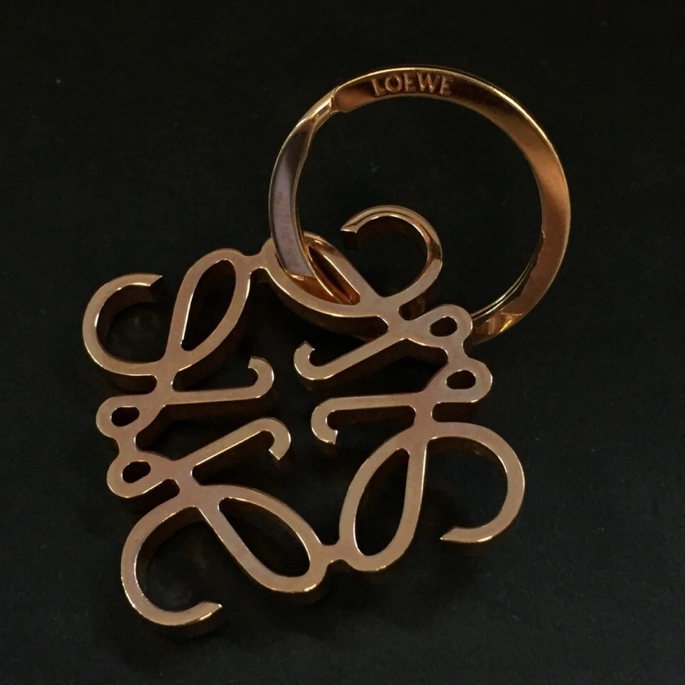 ✨🛍️ Loewe Rose Gold Anagram Key Ring Charm